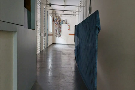 Casa com dois pavimentos na Barra Funda: