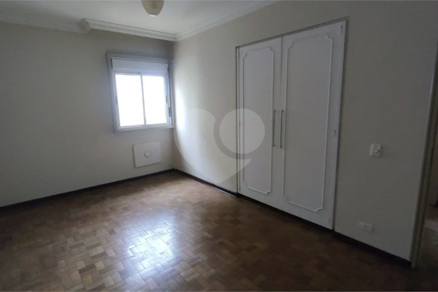 Apartamento Edifício Romano