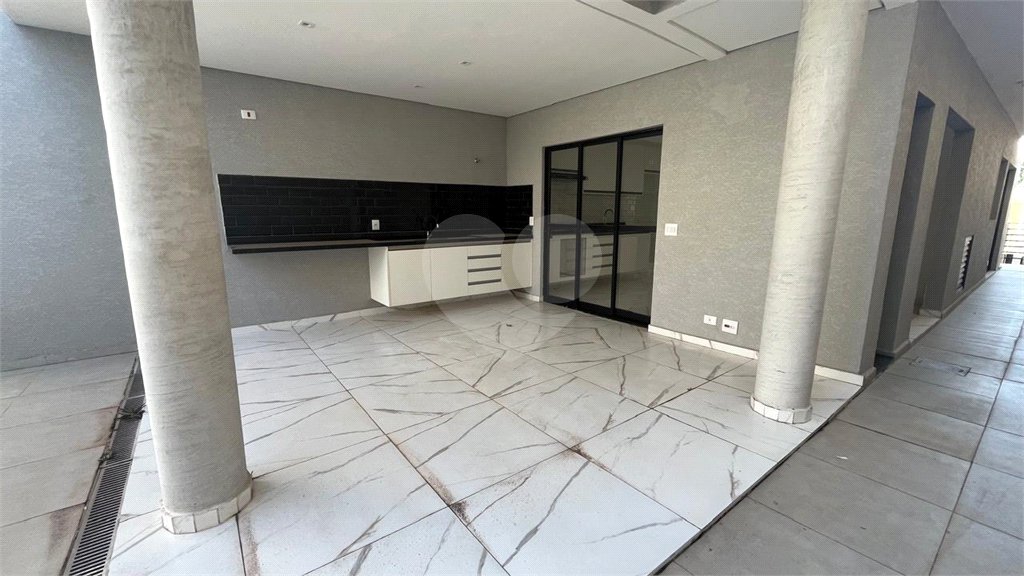 Sobrado à venda ou para alugar com 3 quartos, sendo 1 suíte, em Jardim dos Pinheiros, Atibaia, SP