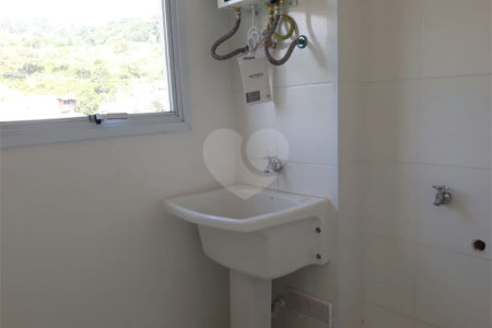 Apartamento à venda ou para alugar com 2 quartos, sendo 1 suíte,  em Vila Santa Isabel, São Roque, SP