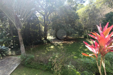 Casa à venda com 4 quartos, sendo 3 suítes, no condomínio Patrimônio do Carmo, São Roque - SP