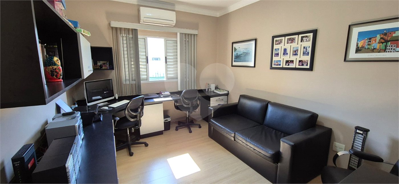 Casa à venda com 5 quartos, sendo 4 suítes, no condomínio Residencial Vilazul, Sorocaba - SP