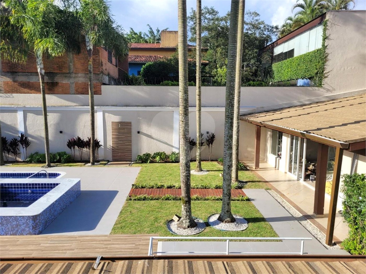 Casa à venda com 5 suítes em Paraisópolis, São Paulo, SP
