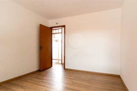 Casa à venda com 4 quartos, sendo 1 suíte, em Vila Tiradentes, São Paulo, SP