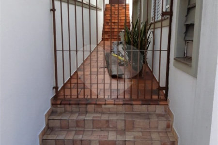 Sobrado à venda com 3 quartos, sendo 2 suítes,  em Vila Paulicéia, São Paulo, SP