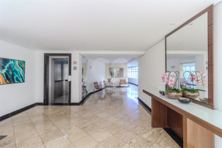 Apartamento à venda com 3 suítes em Vila Ipojuca, São Paulo, SP