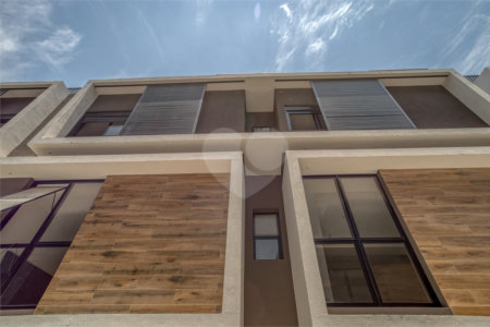 Casa em condomínio à venda com 4 quartos, sendo 2 suítes, em Brooklin, São Paulo, SP