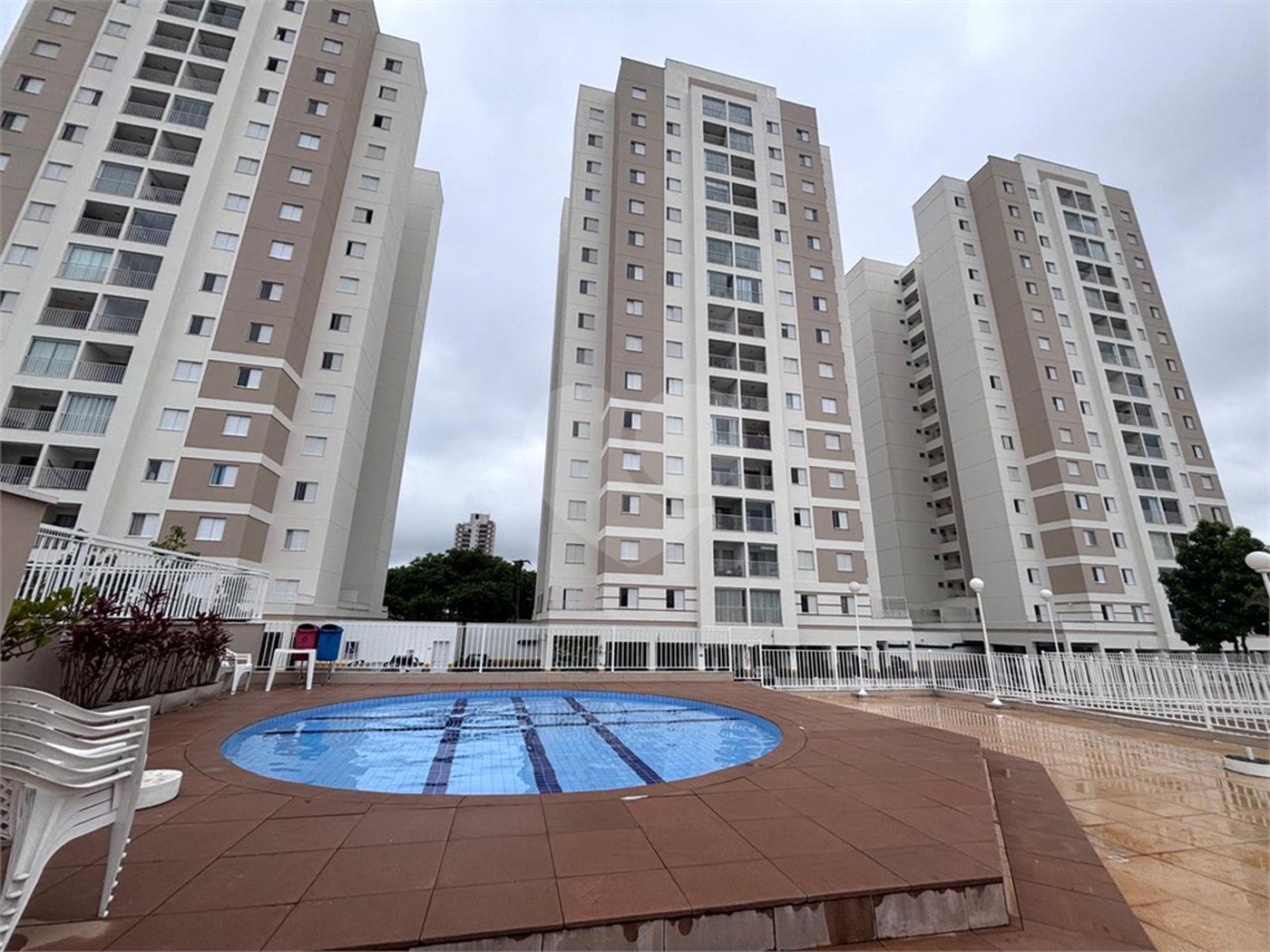 Apartamento à venda com 3 quartos, sendo 1 suíte,  em Parque Três Meninos, Sorocaba, SP
