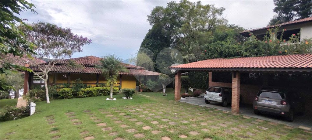 Chácara à venda com 5 quartos, sendo 2 suítes, no Centro, Piracaia, SP