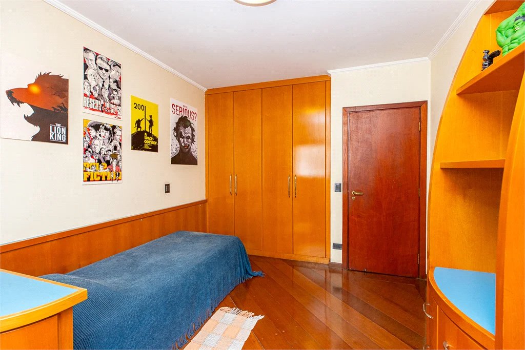 Casa à venda com 5 quartos, sendo 3 suítes, no condomínio Residencial Morumbi, São Paulo - SP