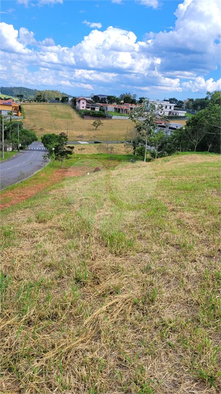 Casa à venda no condomínio Parque Residencial Jequitibá, Jacareí - SP