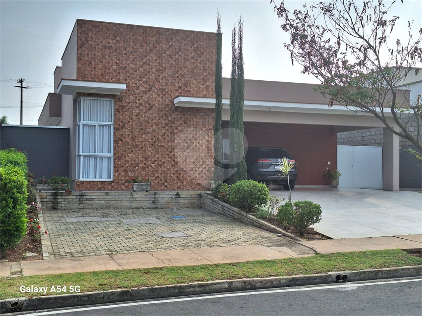 Casa à venda com 4 quartos, sendo 2 suítes, no condomínio Saint Patrick, Sorocaba - SP