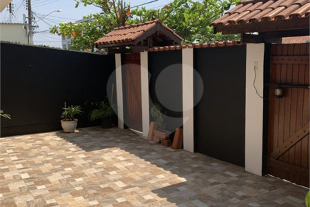 Sobrado à venda com 4 quartos, sendo 3 suítes,  em Jardim Alvinópolis, Atibaia, SP