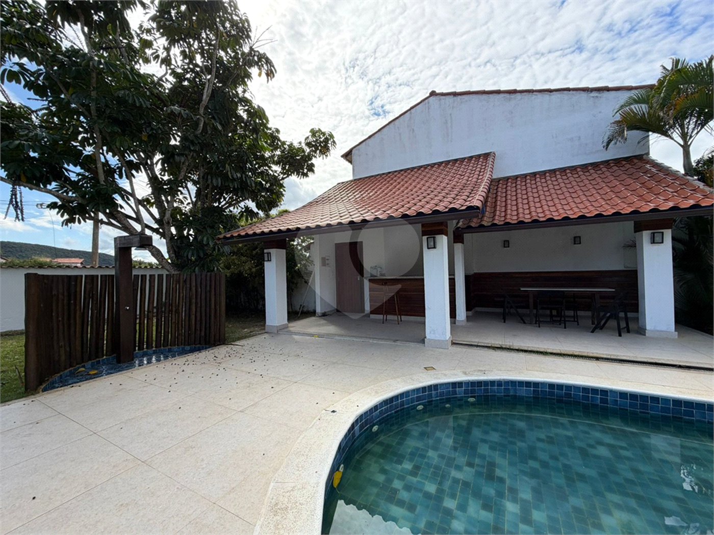 Casa à venda com 4 quartos, sendo 2 suítes, em Ogiva, Cabo Frio, RJ