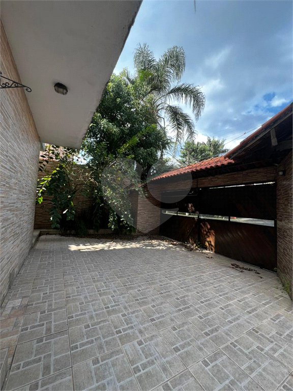 Sobrado à venda com 6 quartos, sendo 4 suítes,  em Vila Oliveira, Mogi das Cruzes, SP