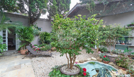 Casa à venda com 4 suítes em Granja Julieta, São Paulo, SP