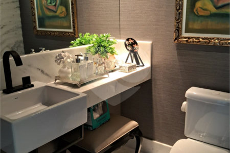 Apartamento à venda com 3 suítes em Vila Mariana, São Paulo, SP