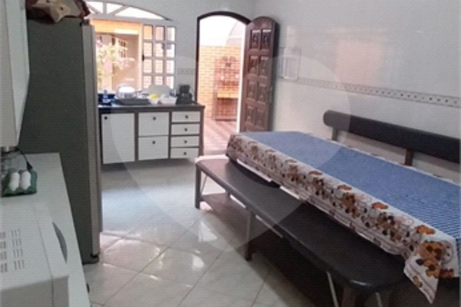 Casa à venda com 3 quartos, sendo 1 suíte, em Vila Scarpelli, Santo André, SP