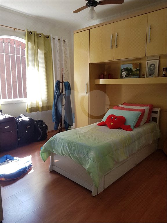 Casa à venda com 4 quartos, sendo 2 suítes, no condomínio Ibiratiba, São Paulo - SP