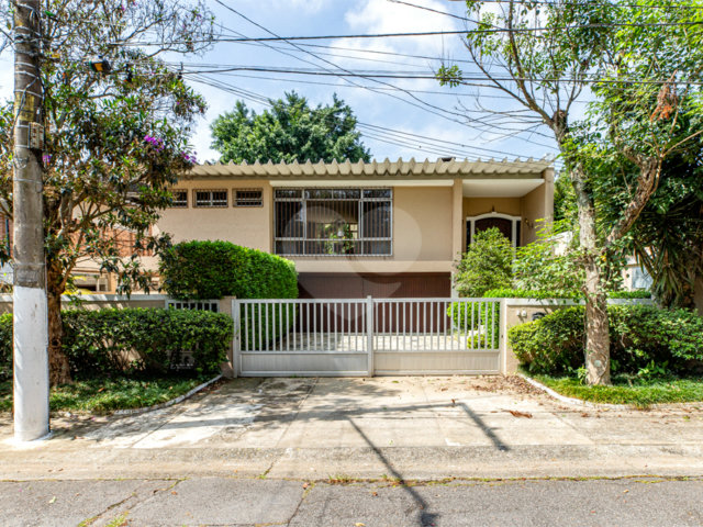 Casa de Vila à venda com 3 quartos, sendo 1 suíte,  em Alto da Boa Vista, São Paulo, SP