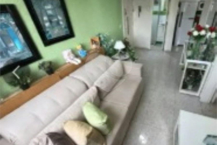 Apartamento à venda com 2 quartos em Jardim Mangalot, São Paulo, SP