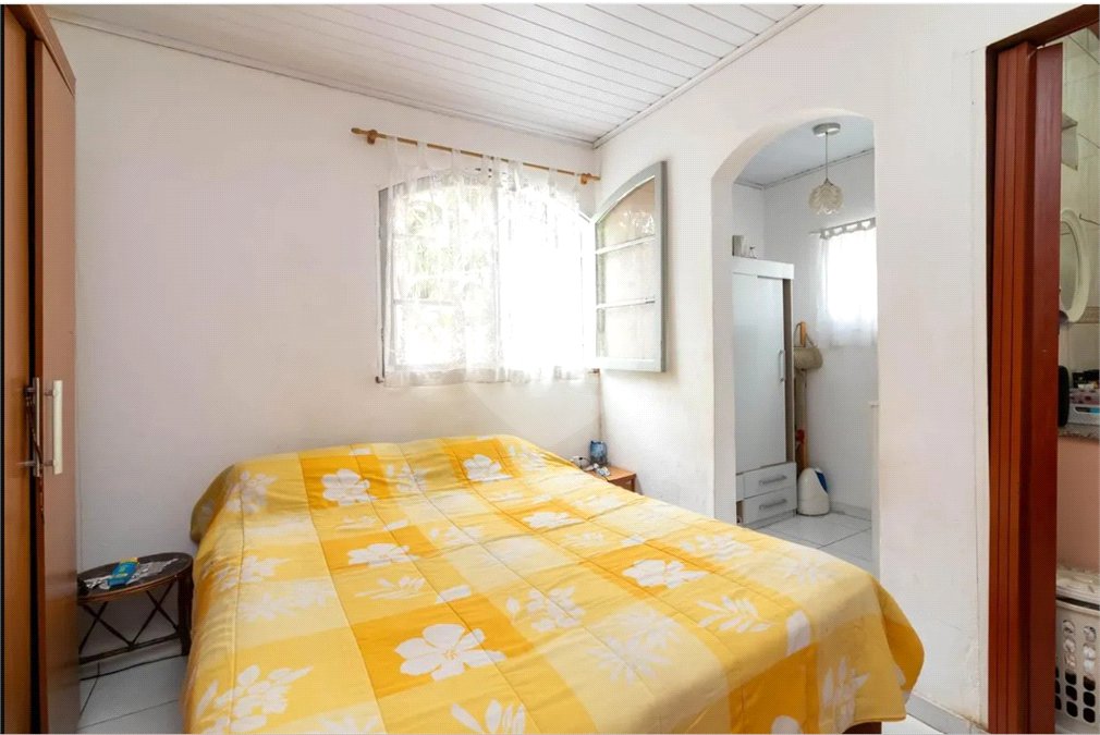 Sobrado à venda com 2 quartos, sendo 1 suíte, em Chora Menino, São Paulo, SP