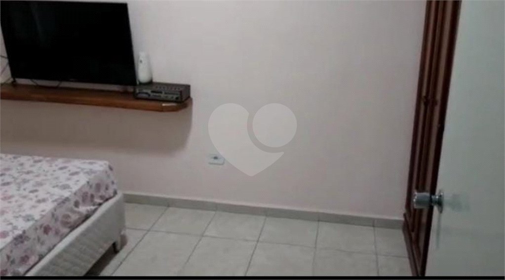 Casa Térrea à venda com 6 quartos em Jardim Rosana, São Paulo, SP