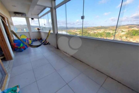 Casa à venda com 4 quartos, sendo 3 suítes,  no Centro, Bom Jesus dos Perdões, SP