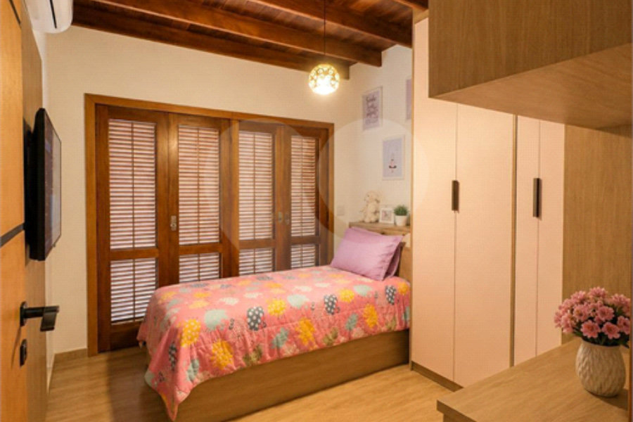 Casa Térrea à venda com 3 quartos, sendo 2 suítes,  em Luiz Fagundes, Mairiporã, SP