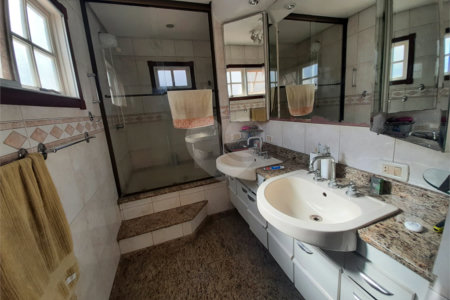 Casa à venda ou para alugar com 3 quartos, sendo 2 suítes, no condomínio Chácara das Rosas, São Paulo - SP