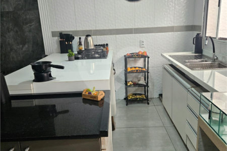 Casa à venda com 3 quartos, sendo 1 suíte,  no condomínio Residencial Rubi, Mogi das Cruzes - SP