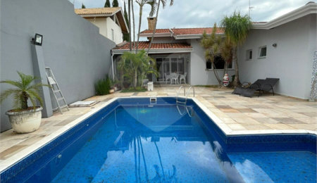 Casa à venda com 3 suítes em Jardim Itaperi, Atibaia, SP
