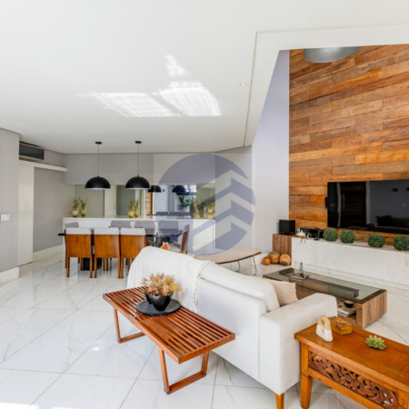 Duplex à venda com 3 quartos, sendo 3 suítes, em Vila Suzana 287m²