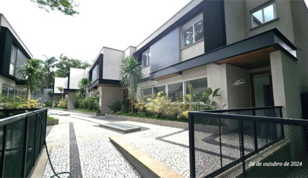Casa à venda com 4 suítes no condomínio Vila Arese, São Paulo - SP