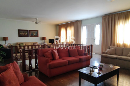 Casa à venda com 4 quartos, sendo 2 suítes,  no Centro, Itu, SP