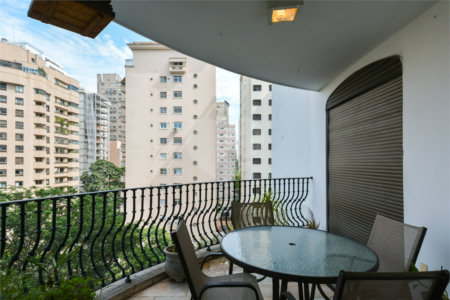 Apartamento à venda com 4 quartos, sendo 3 suítes,  em Jardim Paulista, São Paulo, SP