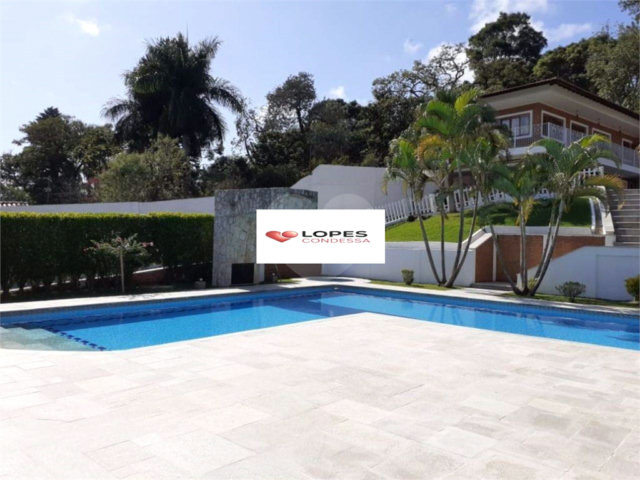 Casa à venda com 6 suítes em Caraguatá, Mairiporã, SP