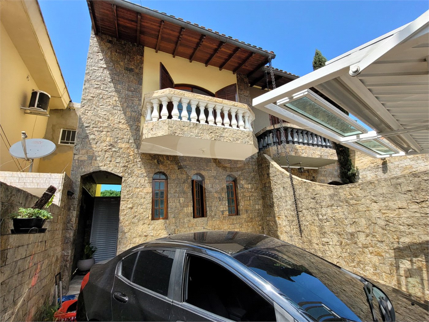 Sobrado à venda com 3 quartos, sendo 1 suíte, em Vila dos Remédios, São Paulo, SP