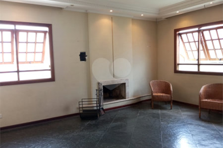 Casa à venda com 3 quartos, sendo 1 suíte, em Vila Nivi, São Paulo, SP