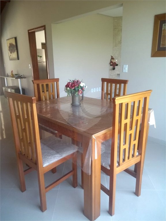 Casa à venda com 3 quartos, sendo 2 suítes,  no condomínio Vale do Sol, Bom Jesus dos Perdões - SP