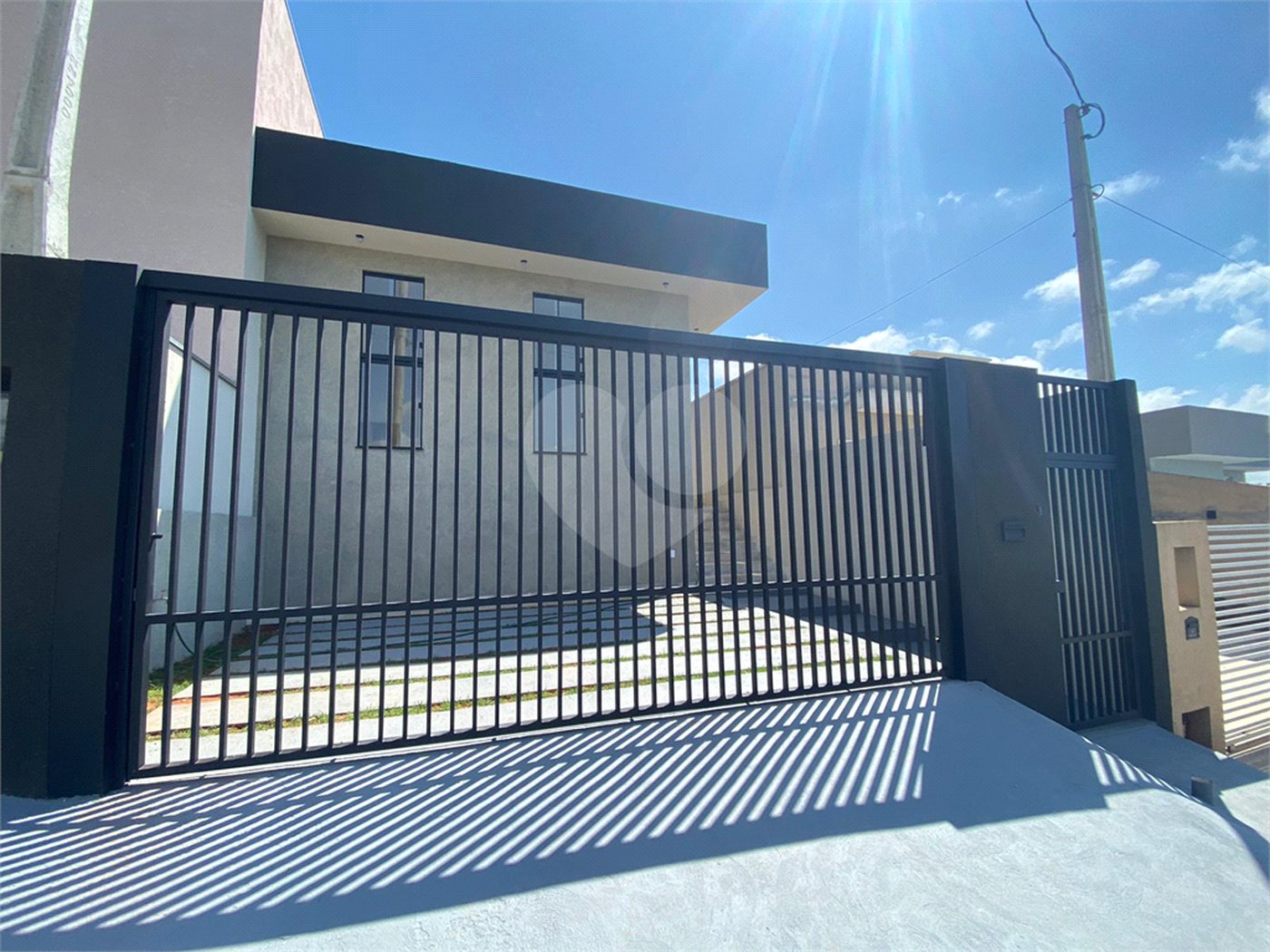 Casa à venda com 3 quartos, sendo 1 suíte, no condomínio Residencial Santa Martha, Bom Jesus dos Perdões - SP