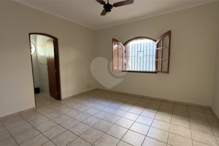 Casa à venda ou para alugar com 2 quartos, sendo 1 suíte, no condomínio Acmti - Colinas do Mosteiro, Terras de Itaici e Recanto dos Pássaros, Indaiatuba - SP