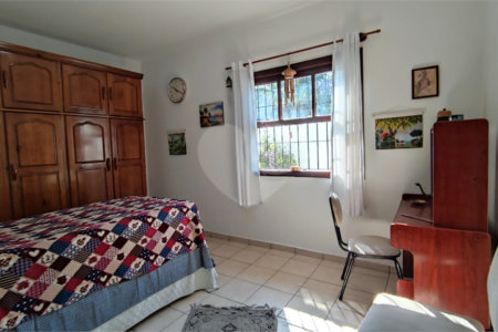 Sobrado à venda com 4 quartos, sendo 2 suítes, em Interlagos, São Paulo, SP