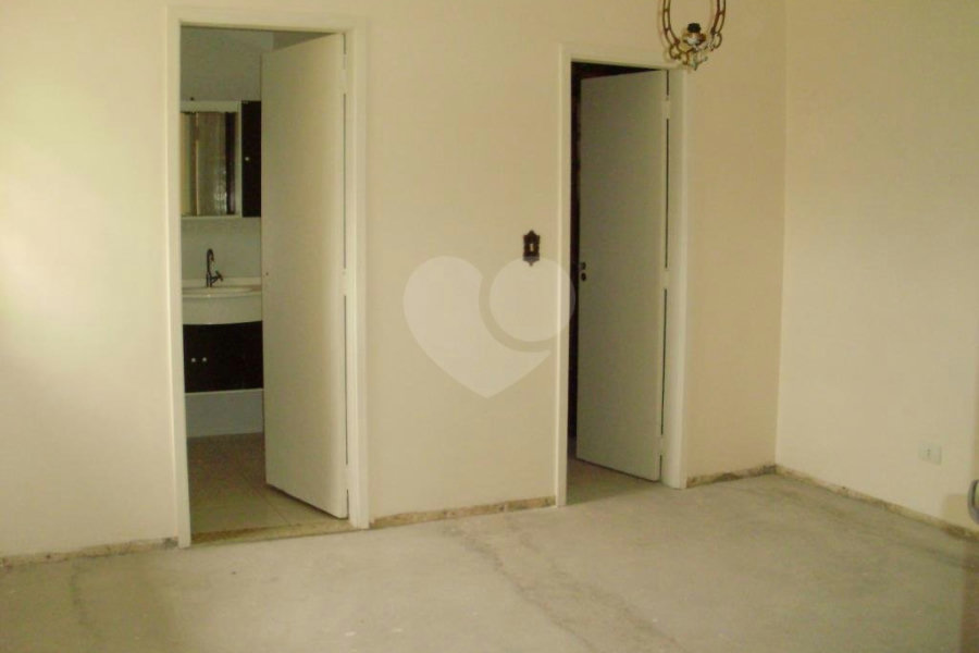 Sobrado à venda com 3 quartos, sendo 1 suíte, em Horto, São Paulo, SP