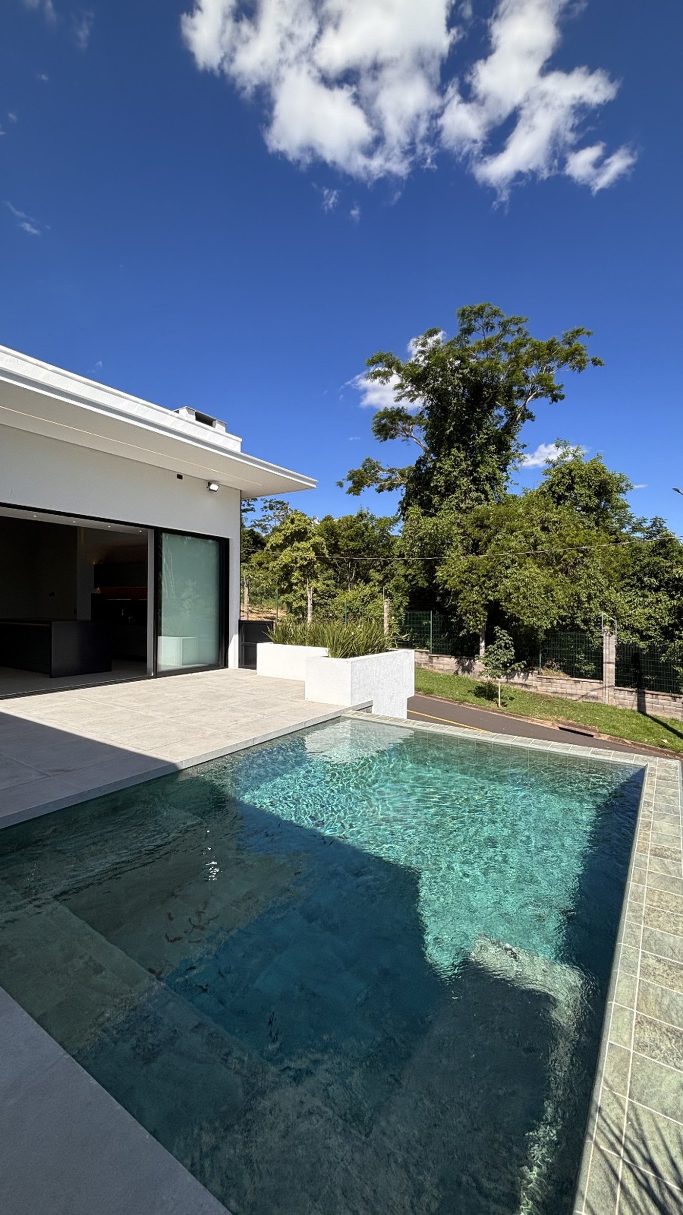 Casa à venda com 4 quartos, sendo 2 suítes, no condomínio Residencial Damha Belvedere, Presidente Prudente - SP