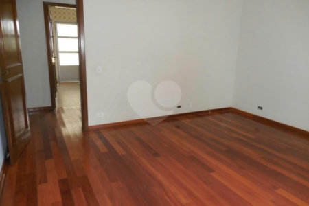 Casa Térrea à venda com 4 quartos, sendo 3 suítes, em Jardim Franca, São Paulo, SP