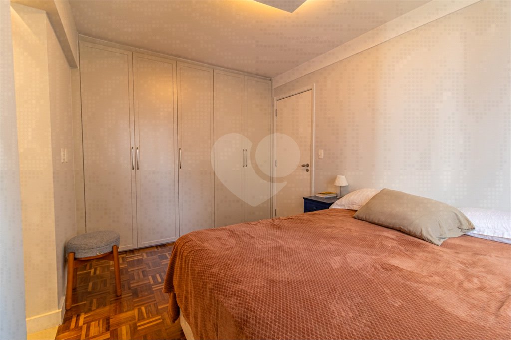 Apartamento à venda com 3 quartos, sendo 1 suíte, em Moema, São Paulo, SP