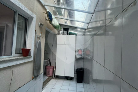 Casa à venda com 3 quartos, sendo 1 suíte, no condomínio Residencial Villagio Vitória, Guarulhos - SP