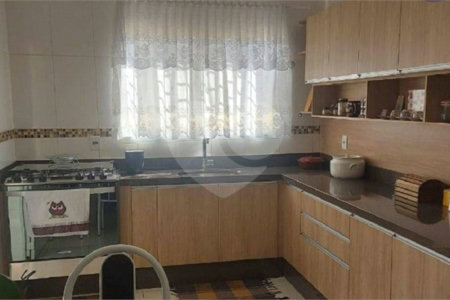 Casa à venda com 5 quartos, sendo 1 suíte, em Jardim Shangri-lá, Atibaia, SP