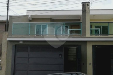 Casa à venda com 3 quartos, sendo 1 suíte,  em Vila Nivi, São Paulo, SP